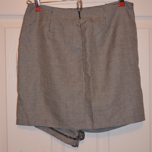 Houndstooth Ruffle Skirt - Picture 3 of 4